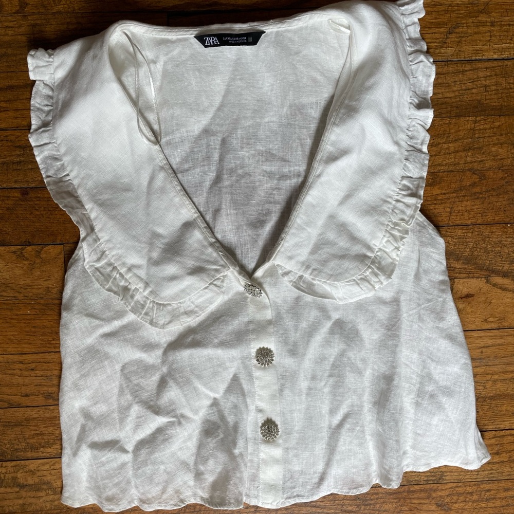 ZARA // 100% Linen White Top with Jeweled Buttons